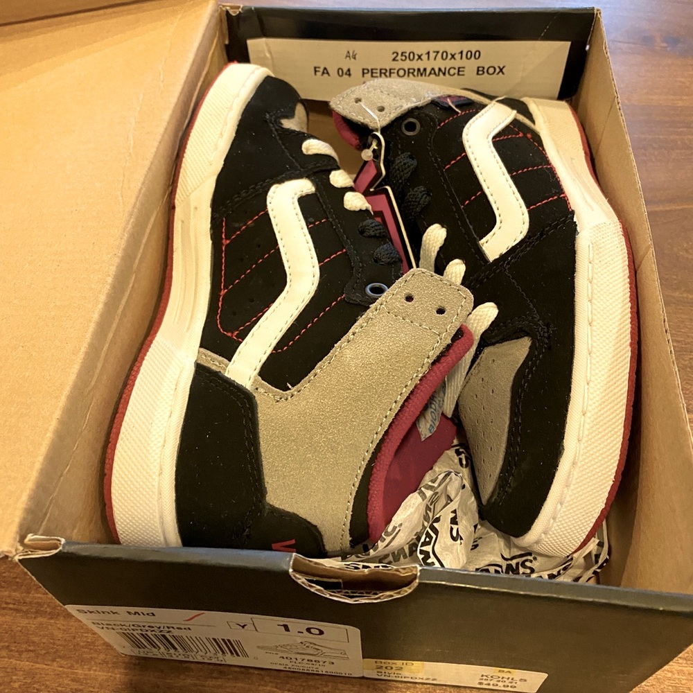 VANS Youth Size 1